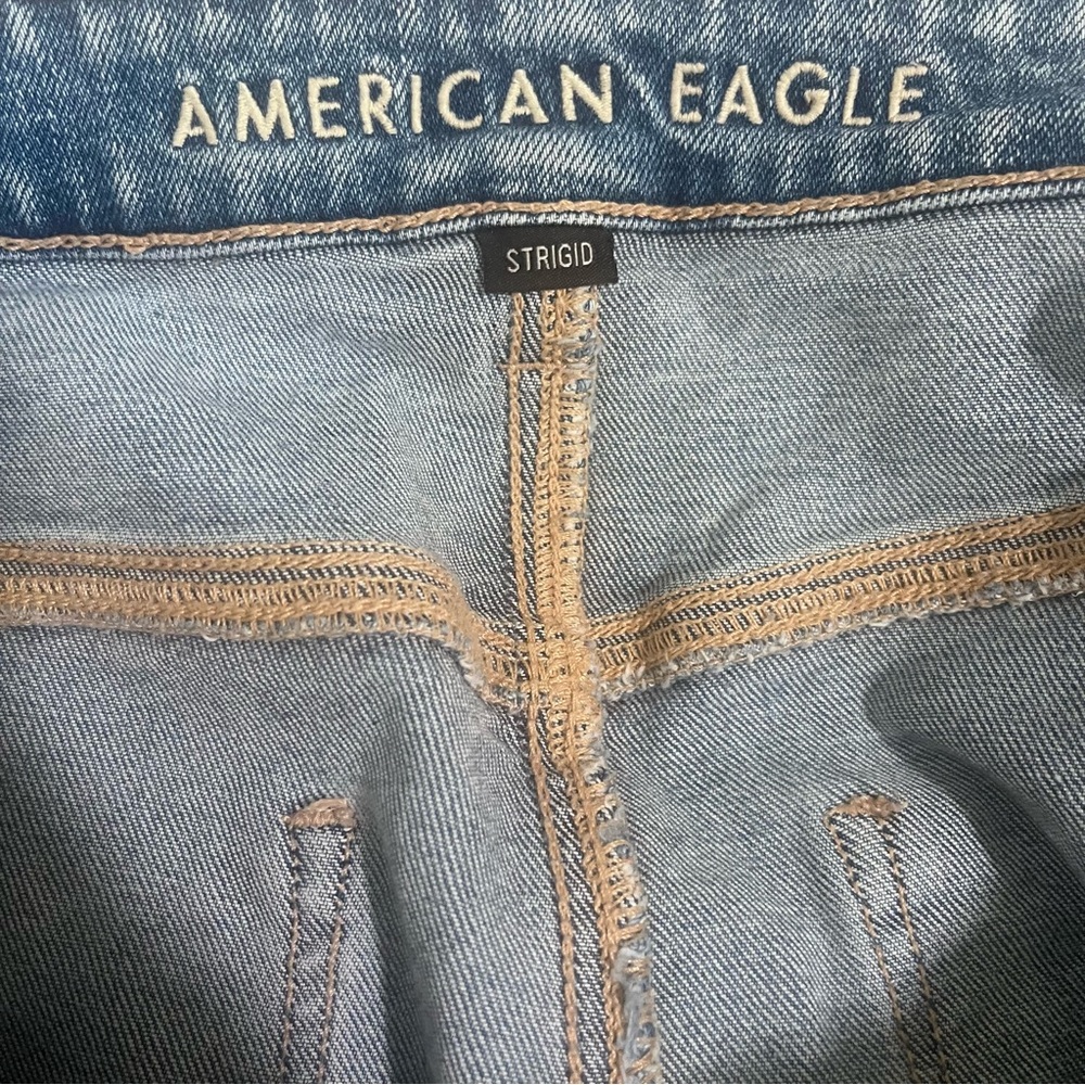 American Eagle Strigid Ripped Mom Jeans High Rise Distressed Straight Leg - Picture 14 of 14